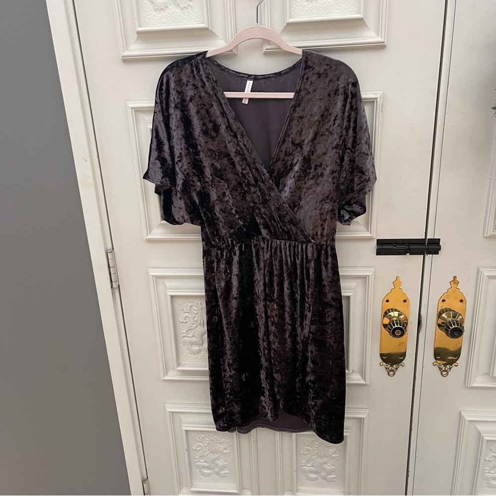 Crushed Velvet Wrap Dress - Purple - Size MEDIUM - Picture 3 of 7